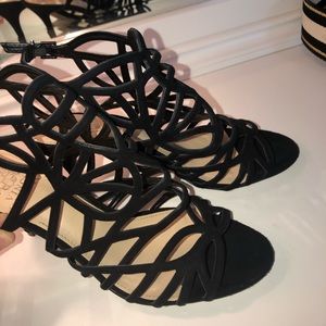Vince Camuto Webbed Heel